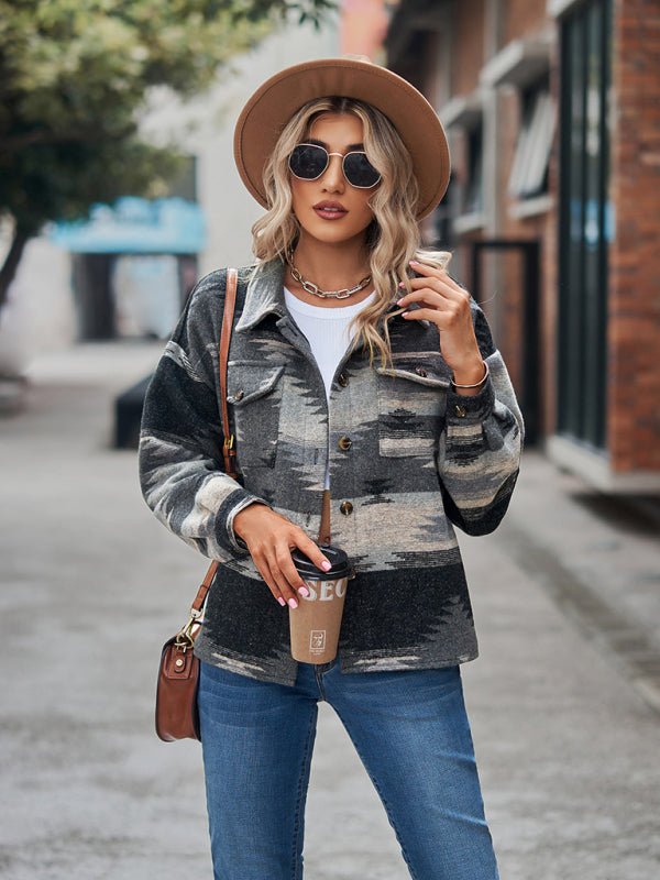 New geometric pattern short loose lapel pocket buttons women's woolen coat
